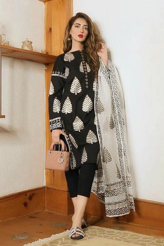 MARIA B- 3PC LAWN HEAVY EMBROIDERED SHIRT WITH ORGANZA PRINT DUPATTA-BIC-2615